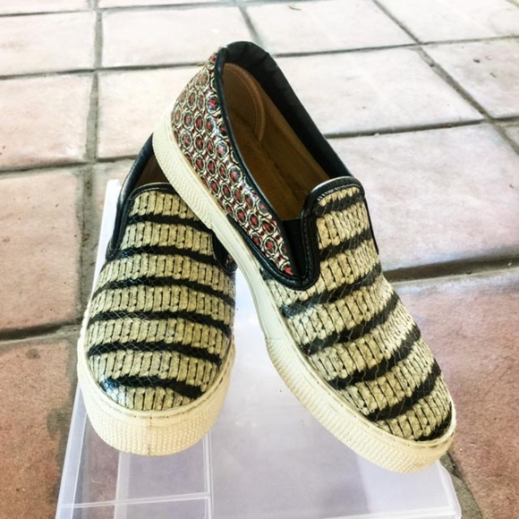 Kurt Geiger Shoes - Amazing Kurt Geiger Sneakers almost NEW